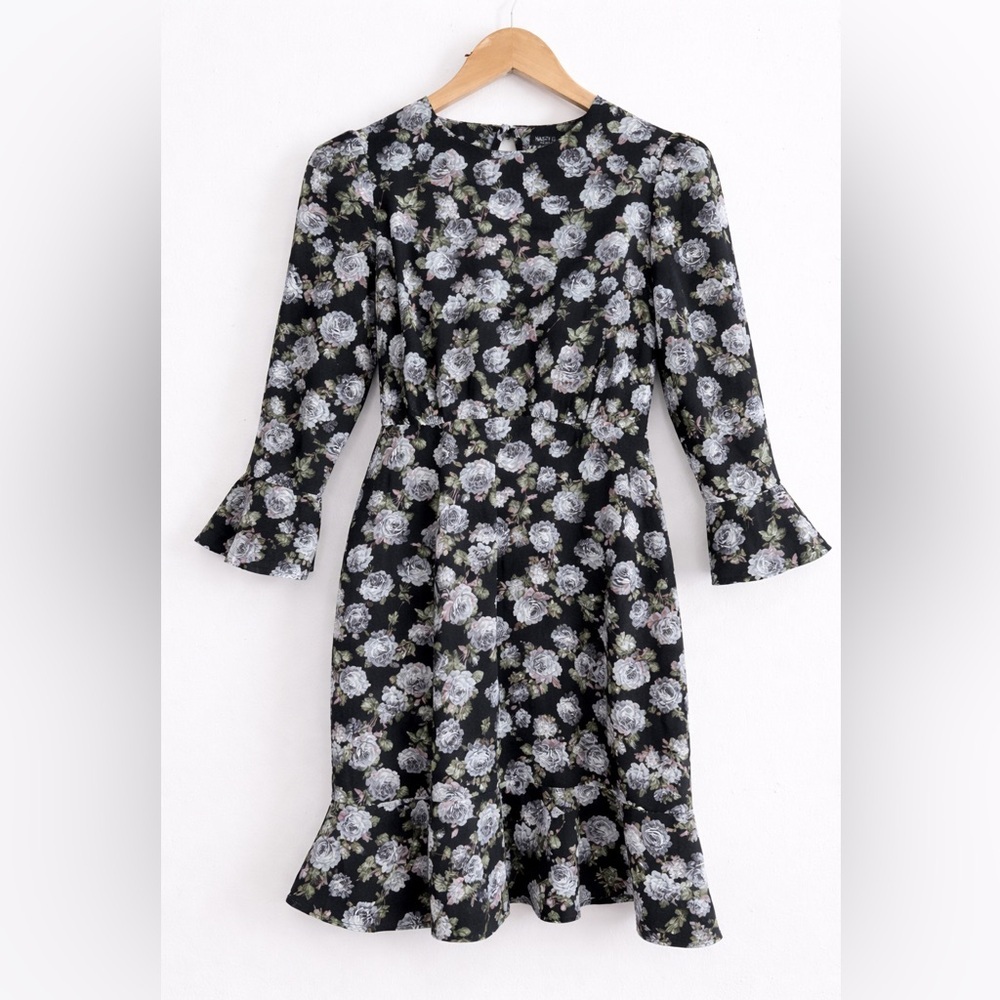 Nasty Gal Black & Lavender Floral 3/4 Sleeve Dress